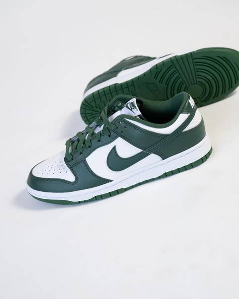 NIKE DUNK LOW “Team Green” - Image 4